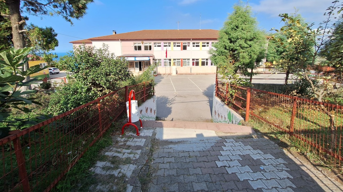 Kutlukent Şehit Uğur Birinci Ortaokulu Fotoğrafı
